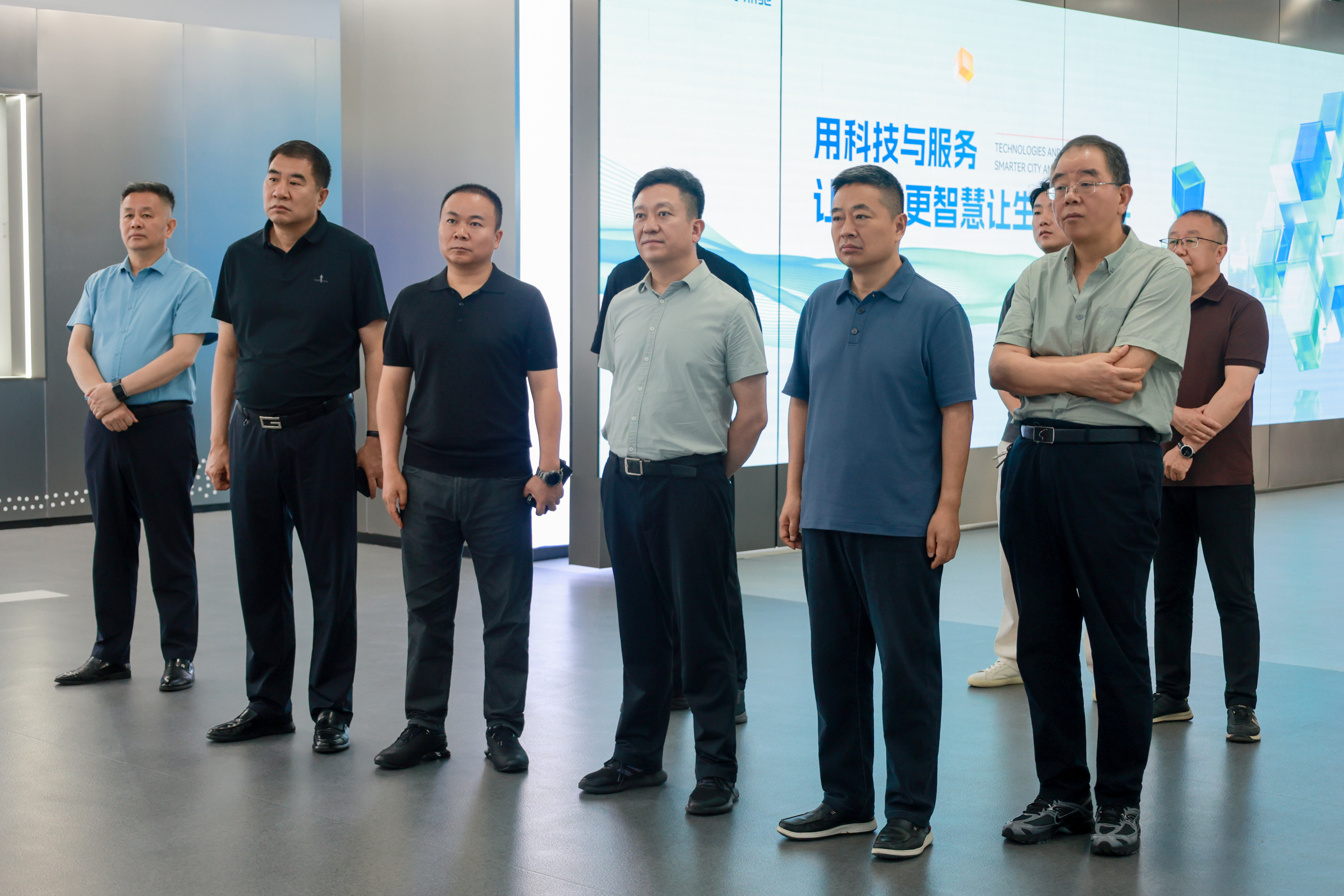 淮北市副市长杨春杰一行莅临鼎驰科技调研